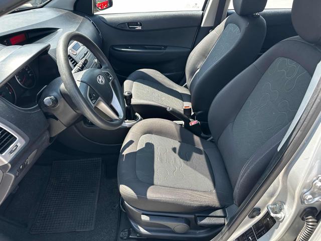 HYUNDAI i20 usata, con Climatizzatore
