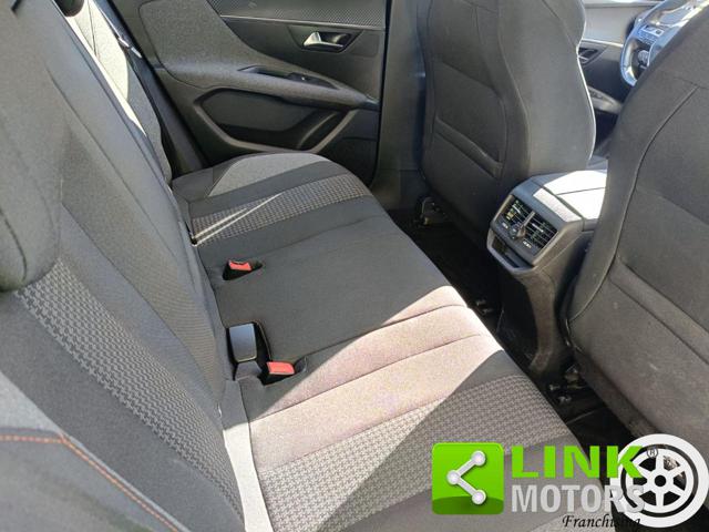 PEUGEOT 3008 usata, con Climatizzatore automatico, 2 zone