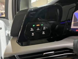 VOLKSWAGEN Golf usata, con Touch screen