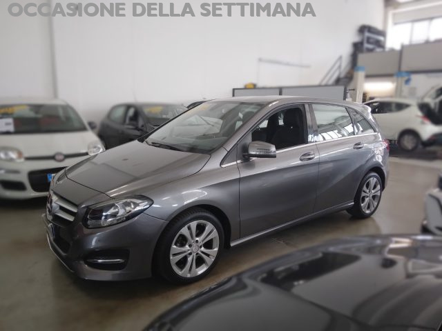 MERCEDES-BENZ B 180 usata, con Specchietti laterali elettrici