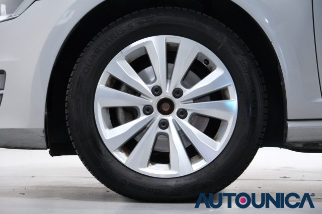 VOLKSWAGEN Golf usata, con USB