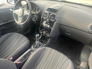 OPEL Corsa usata, con Autoradio