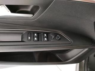 PEUGEOT 3008 usata, con USB