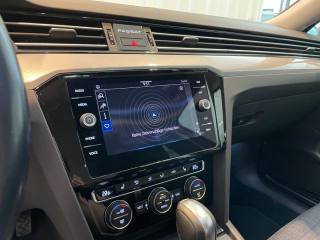 VOLKSWAGEN Passat Variant usata, con ESP