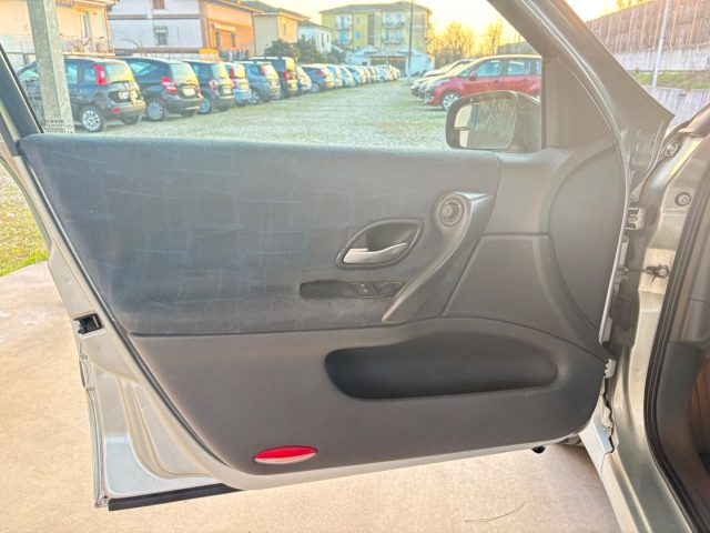 RENAULT Laguna usata 22