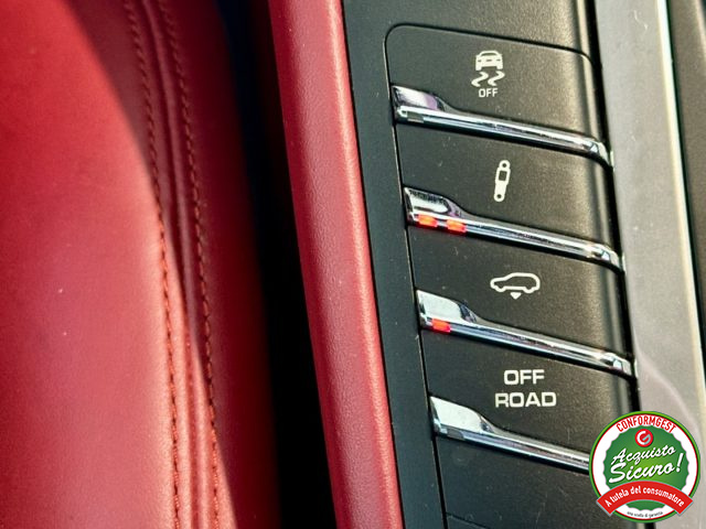 PORSCHE Macan usata, con Fendinebbia