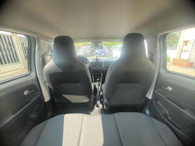 VOLKSWAGEN up! usata, con Autoradio digitale