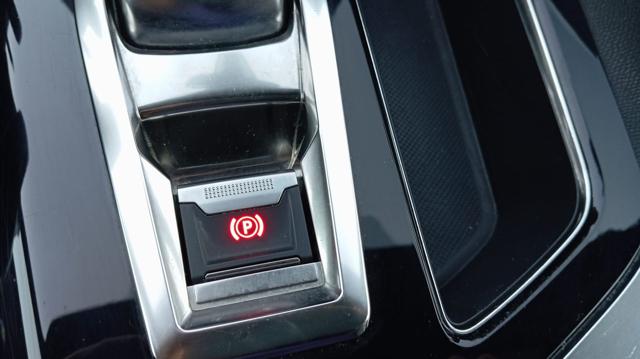 PEUGEOT 5008 usata, con USB
