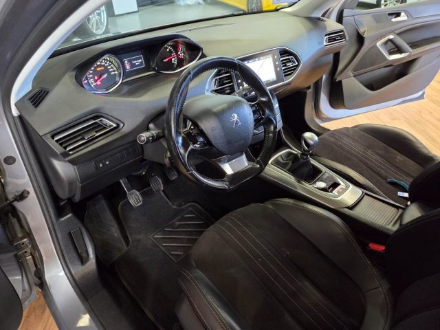 PEUGEOT 308 usata, con Interni in pelle