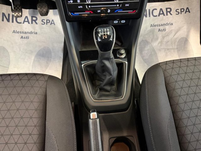VOLKSWAGEN T-Cross usata, con USB