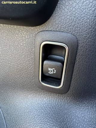 MERCEDES-BENZ GLA 200 usata, con Luci diurne LED