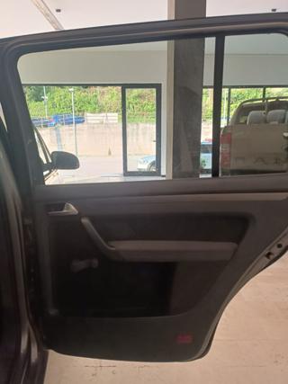 VOLKSWAGEN Touran usata, con ESP