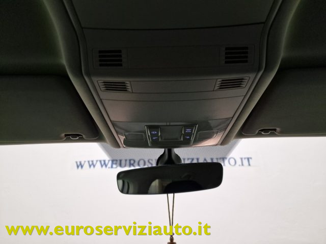VOLKSWAGEN Touran usata, con Airbag testa