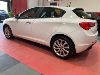 ALFA ROMEO Giulietta usata, con Autoradio