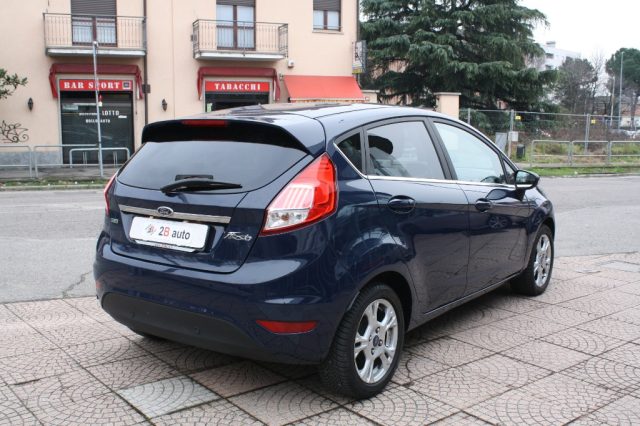 FORD Fiesta usata, con Autoradio