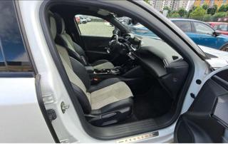 PEUGEOT 2008 usata, con Autoradio