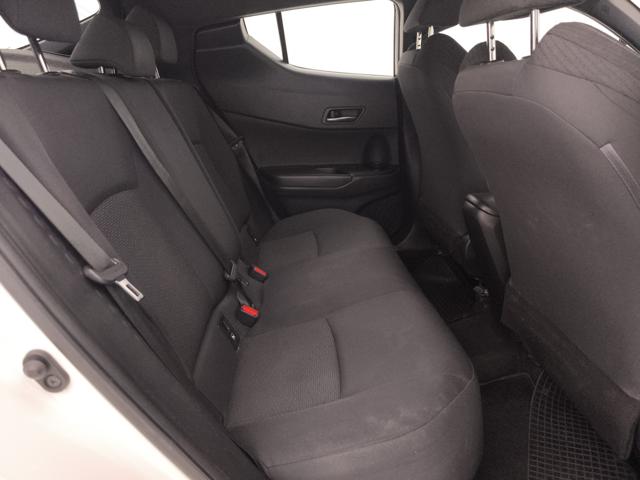 TOYOTA C-HR usata, con Isofix