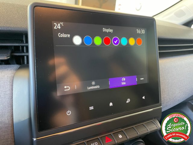 RENAULT Clio usata, con Touch screen