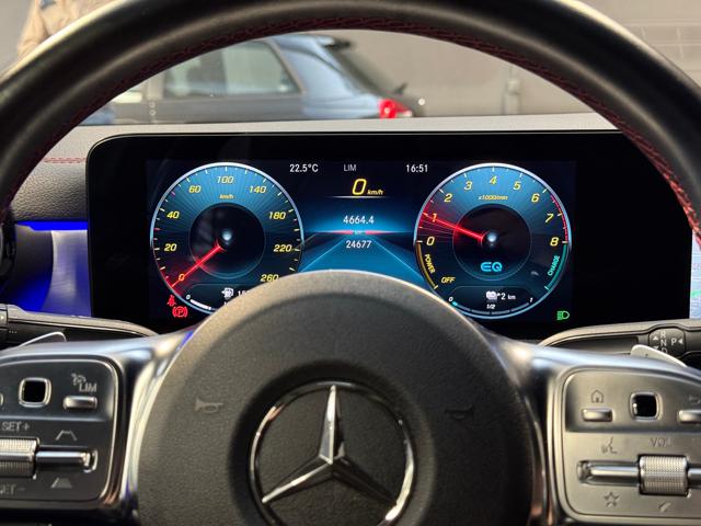 MERCEDES-BENZ CLA 250 usata, con Leve al volante