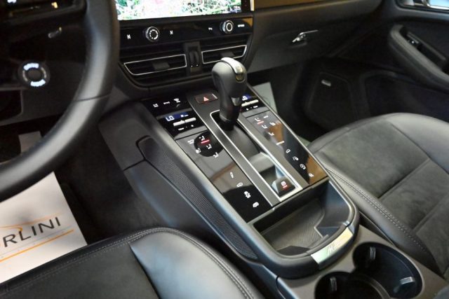 PORSCHE Macan usata 329
