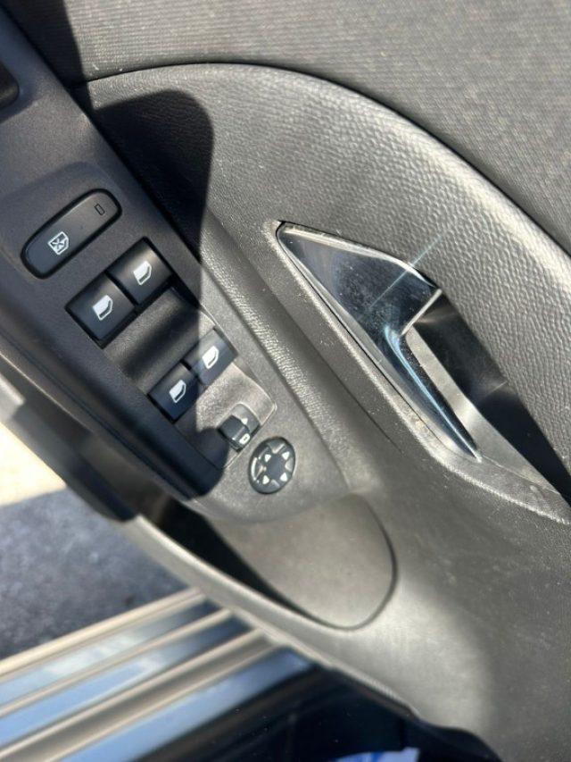 OPEL Corsa usata, con Cruise Control