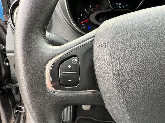 RENAULT Captur usata 18