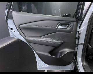 NISSAN Qashqai usata, con Fari LED