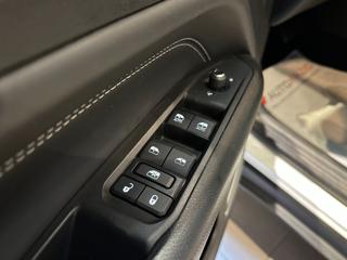 JEEP Compass usata, con Autoradio digitale