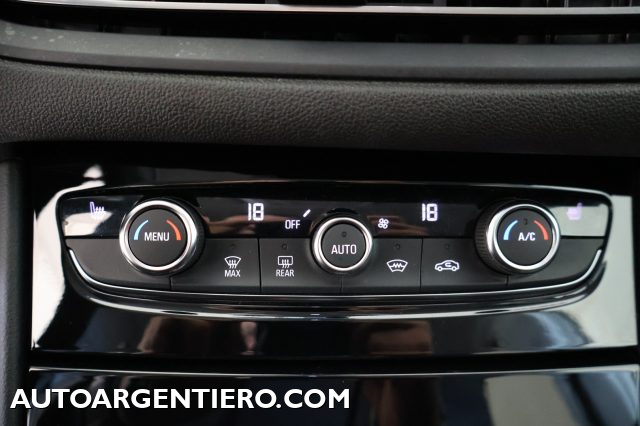 OPEL Grandland usata, con Sedili riscaldati