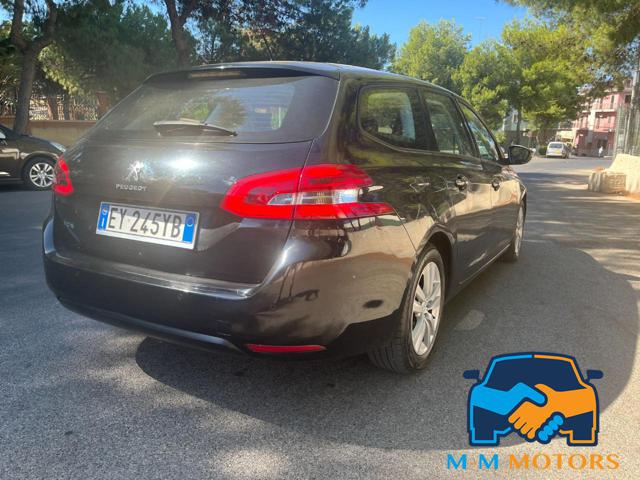 PEUGEOT 308 usata, con Autoradio