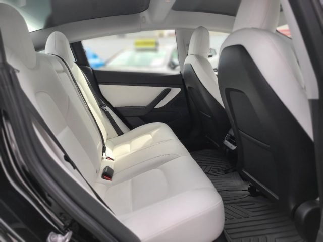 TESLA Model 3 usata, con Autoradio