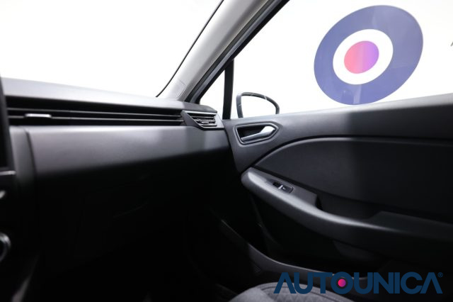 RENAULT Clio usata, con Luci diurne