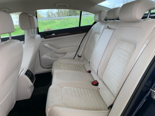 VOLKSWAGEN Passat usata, con Controllo trazione