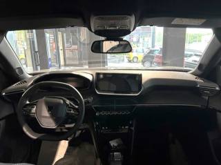 PEUGEOT 2008 usata, con Sedile posteriore sdoppiato