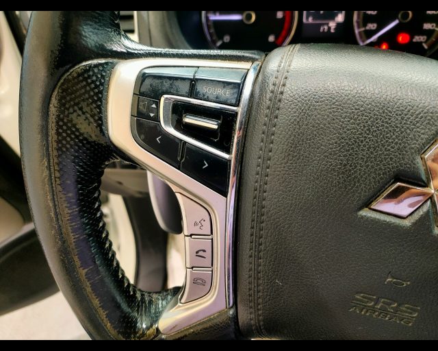 MITSUBISHI L200 usata, con Touch screen