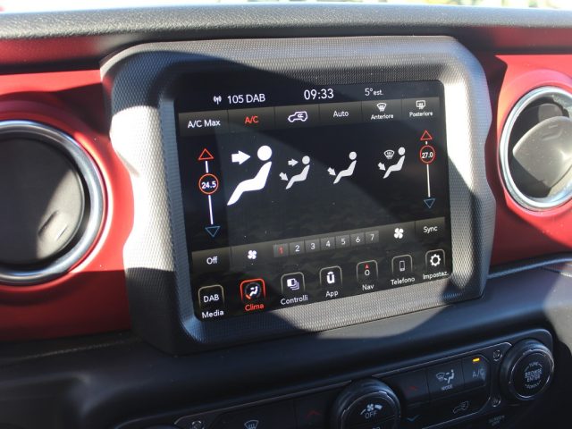 JEEP Wrangler usata, con USB