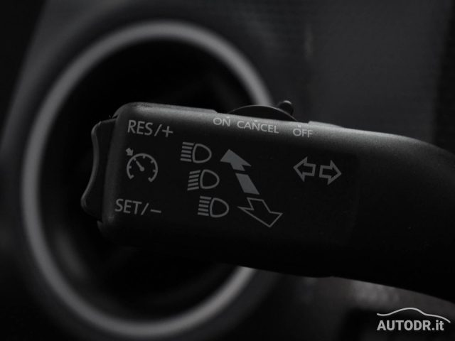 VOLKSWAGEN up! usata, con Sensore di luce