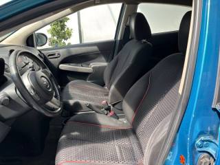 MAZDA 2 usata, con MP3