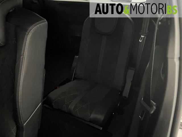 PEUGEOT 5008 usata, con Touch screen