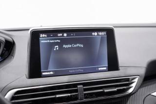 PEUGEOT 5008 usata, con Volante in pelle