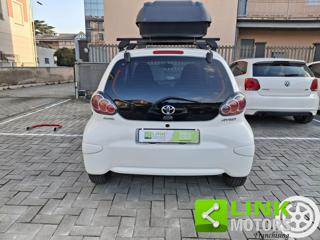 TOYOTA Aygo usata, con Sistema di navigazione
