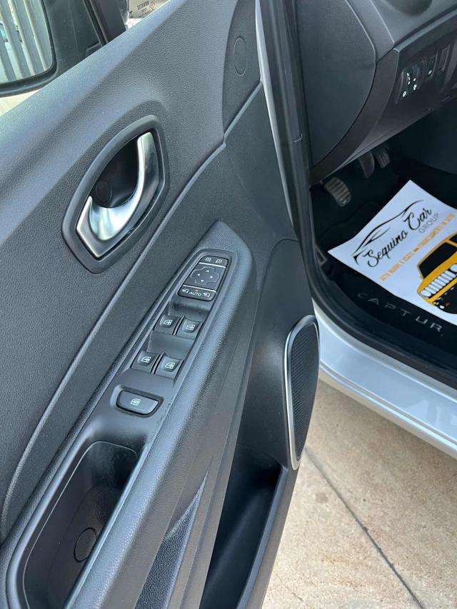 RENAULT Captur usata, con Park Distance Control