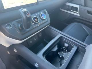 LAND ROVER Defender usata, con Bluetooth