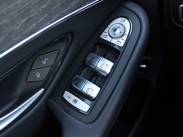 MERCEDES-BENZ GLC 200 usata, con Touch screen