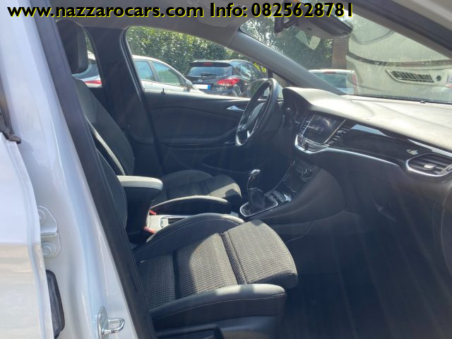 OPEL Astra usata, con USB