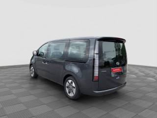 HYUNDAI Staria usata 2