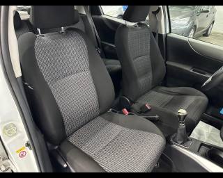 TOYOTA Yaris usata, con Specchietti laterali elettrici