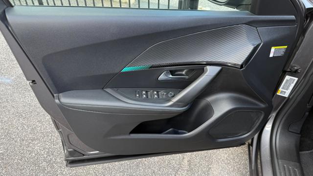 PEUGEOT 2008 usata, con Interni in pelle