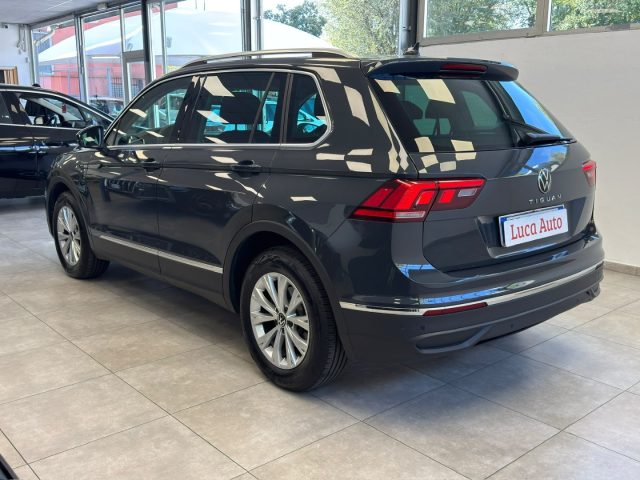 VOLKSWAGEN Tiguan usata, con Autoradio