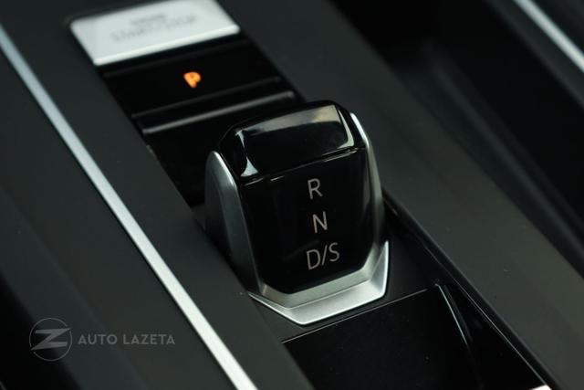 VOLKSWAGEN Golf usata, con Autoradio